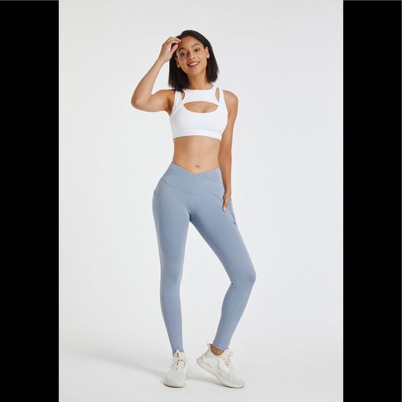 Light Blue Crossover Legging With Pockets - Picture 4 of 8